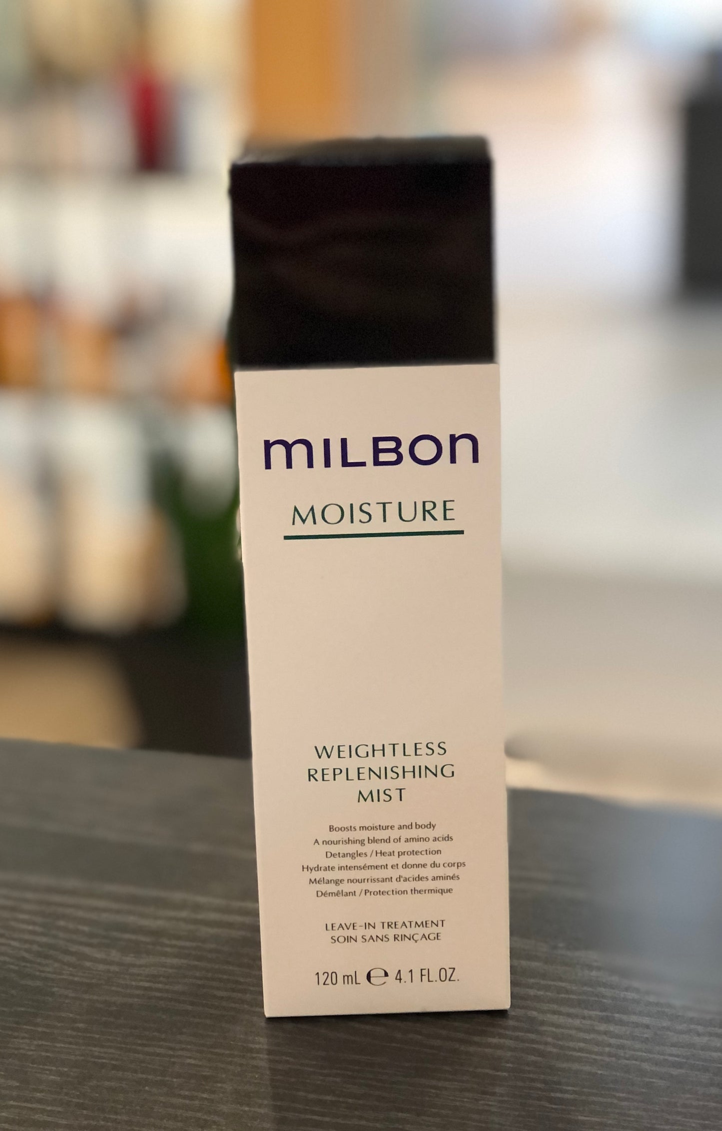 Milbon - Moisture weightless replenishing mist  4.1 fl. oz. / 120 ml